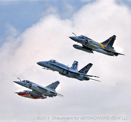 Défile des Tigres (a formation of many tiger jets, from the NTM 2011)