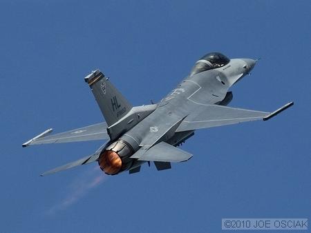 F-16 of the Viper West Demo Team